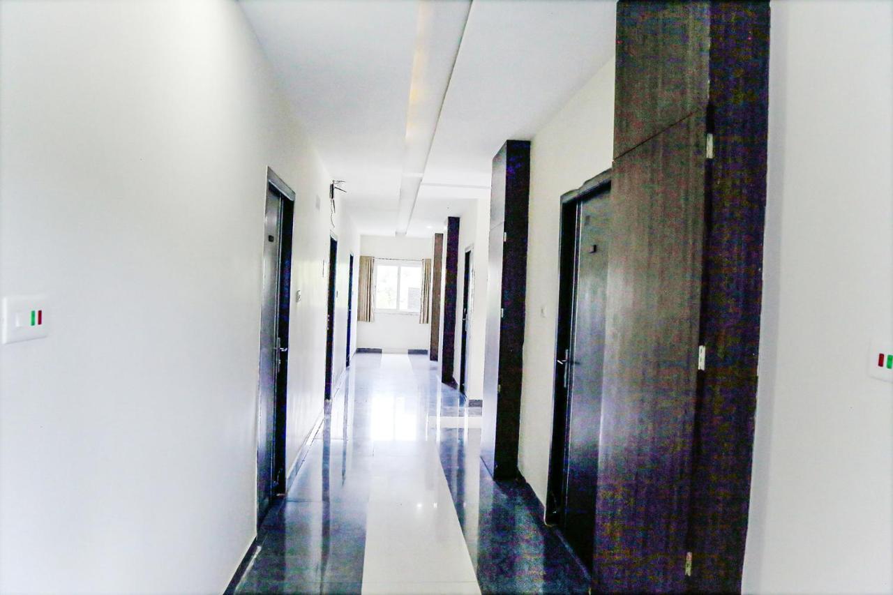 Fabexpress Essvee Mg Road Vijayawada Hotel Buitenkant foto