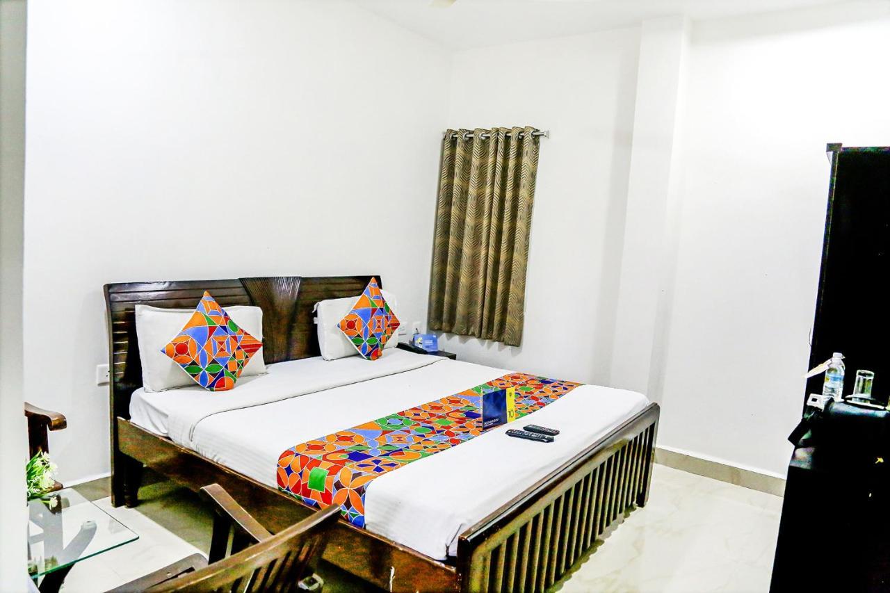 Fabexpress Essvee Mg Road Vijayawada Hotel Buitenkant foto