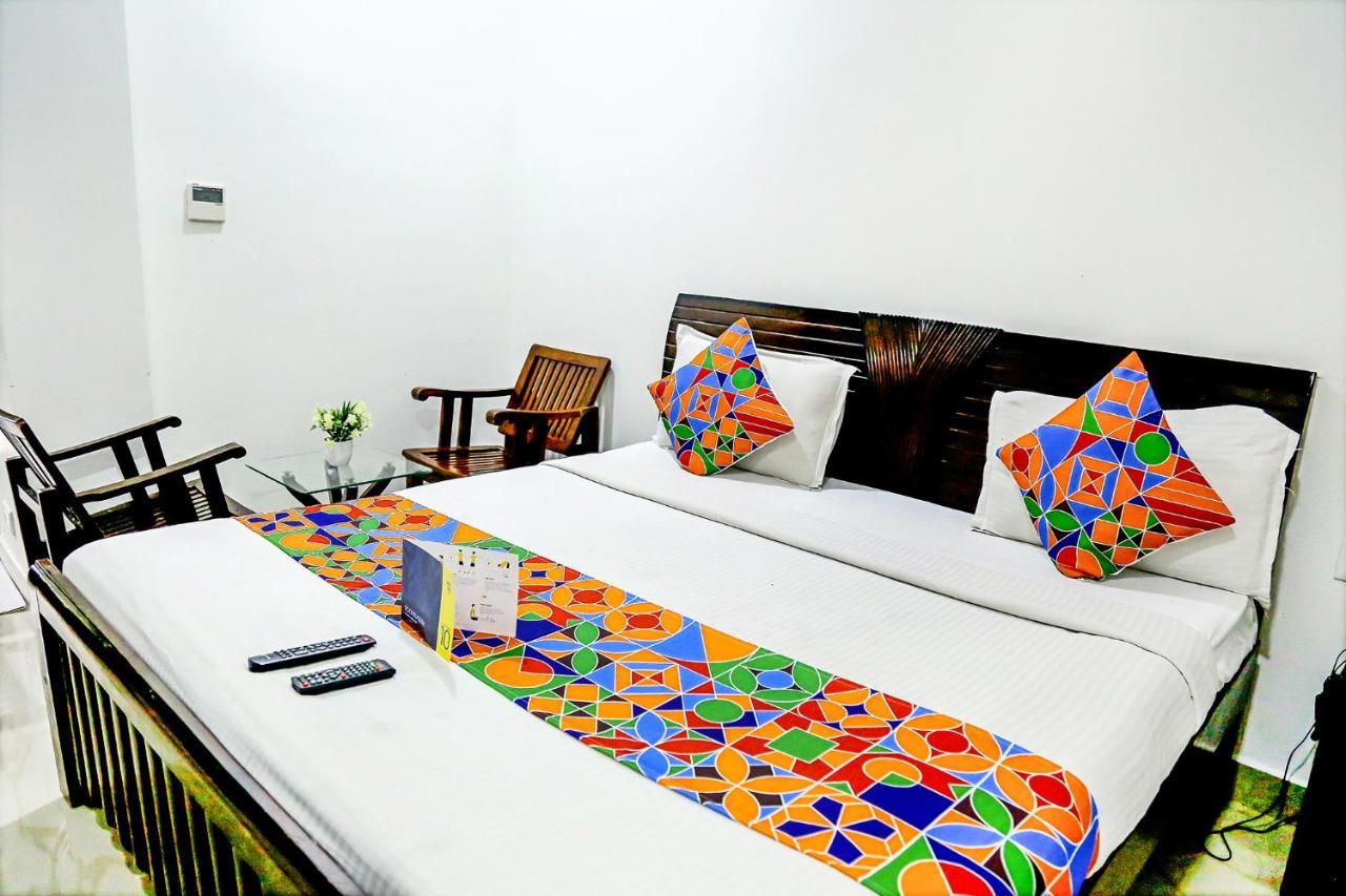 Fabexpress Essvee Mg Road Vijayawada Hotel Buitenkant foto