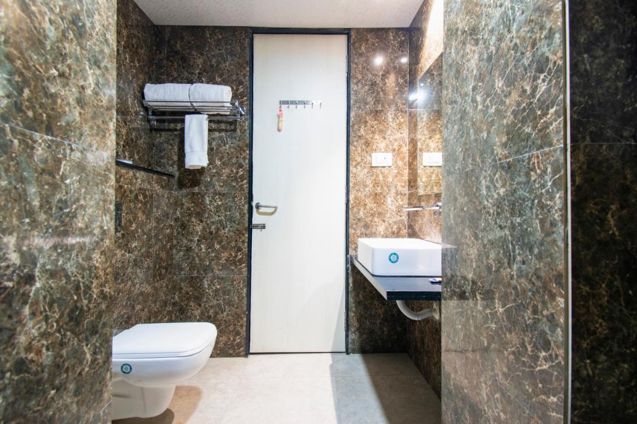 Fabexpress Essvee Mg Road Vijayawada Hotel Buitenkant foto