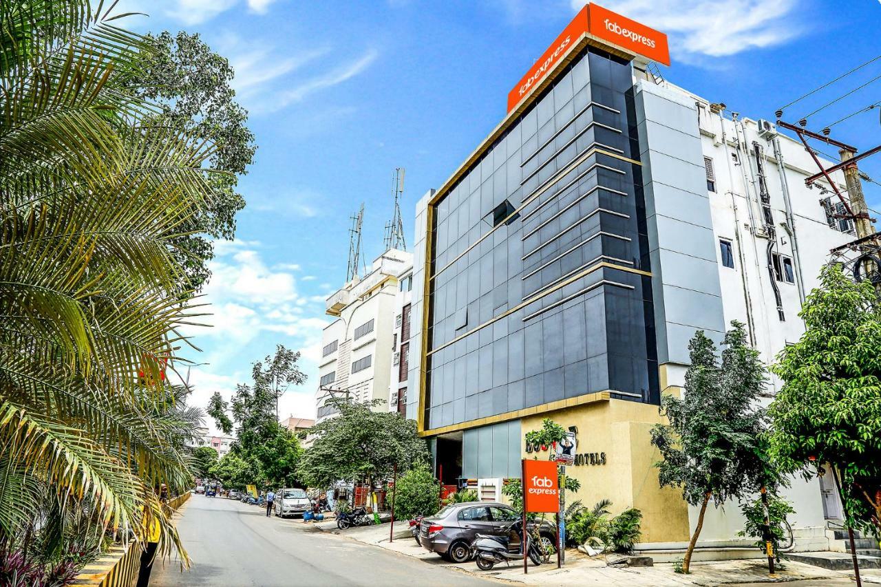 Fabexpress Essvee Mg Road Vijayawada Hotel Buitenkant foto